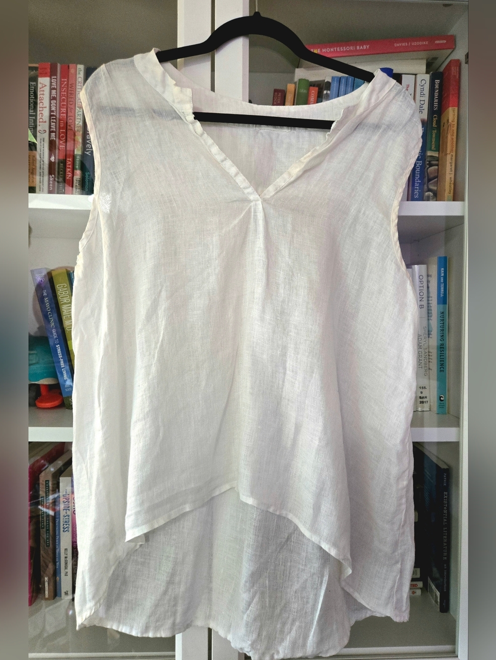 ✨️HOST PICK✨️ CP Shades White Sleeveless V-Neck 100% Linen Blouse
